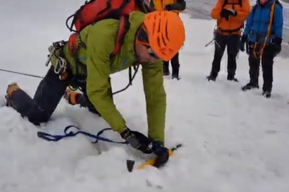 Spasavanje palog u ledenjacku pukotinu 3
